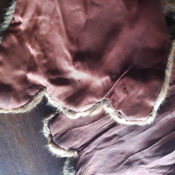 1940s Beige Mink Stole, Scalloped Edge from Simpson's Fur Shop - Picture 13 of 13